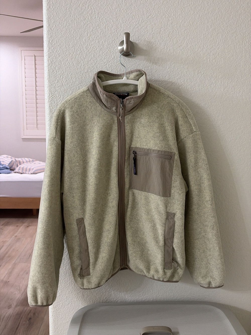 Patagonia Women’s Synchilla Fleece Jacket in Oatmeal Heather, size Medium 🤎